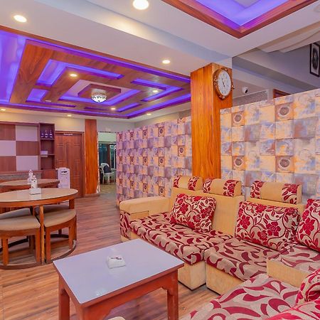 Oyo 799 Hotel Tik Tok Pvt Ltd. Катманду Екстер'єр фото