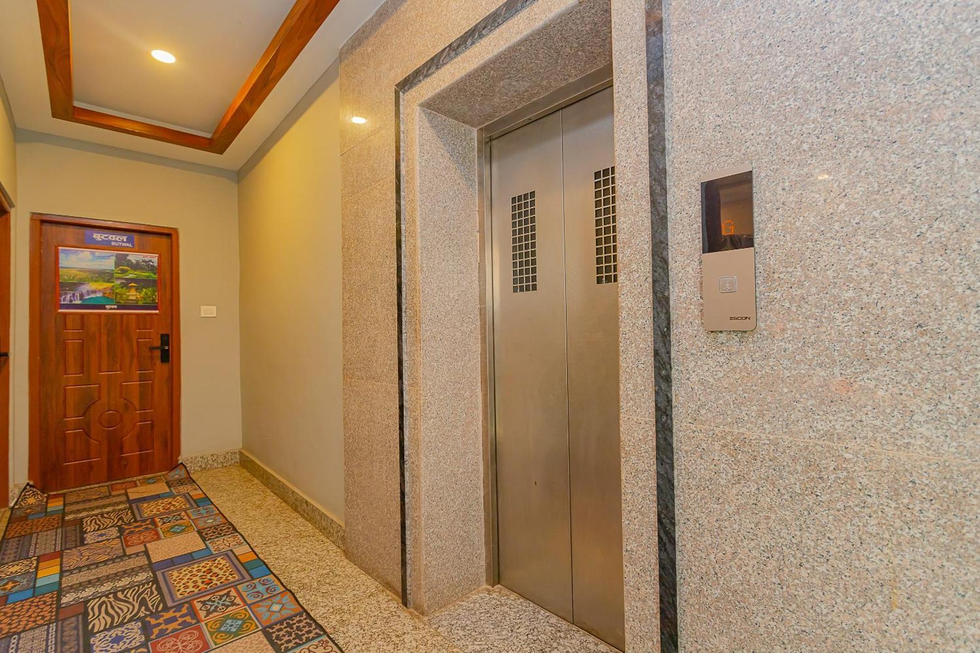 Oyo 799 Hotel Tik Tok Pvt Ltd. Катманду Екстер'єр фото