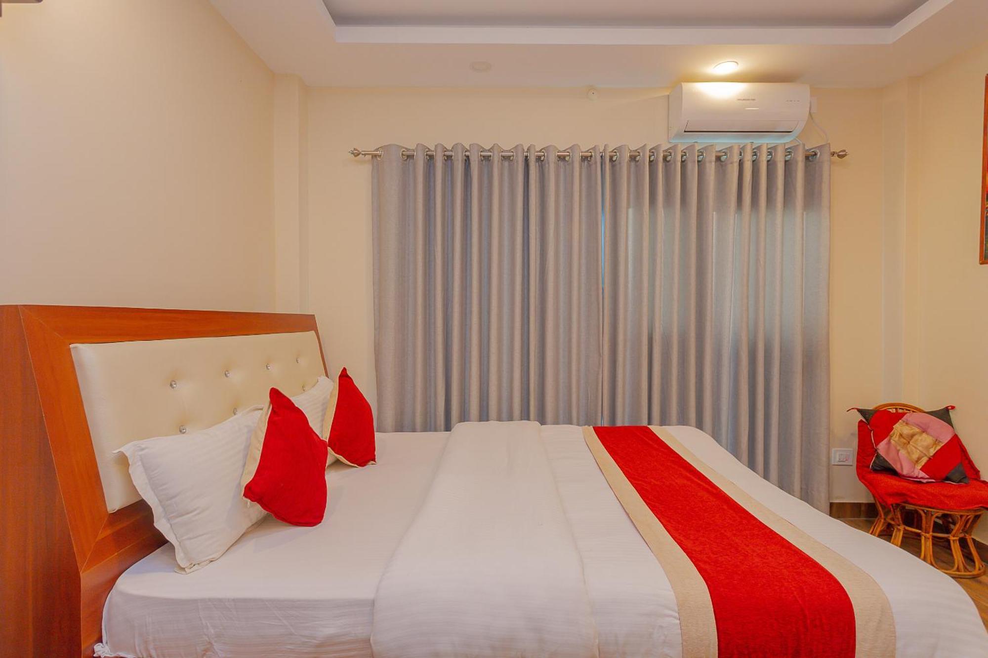Oyo 799 Hotel Tik Tok Pvt Ltd. Катманду Екстер'єр фото