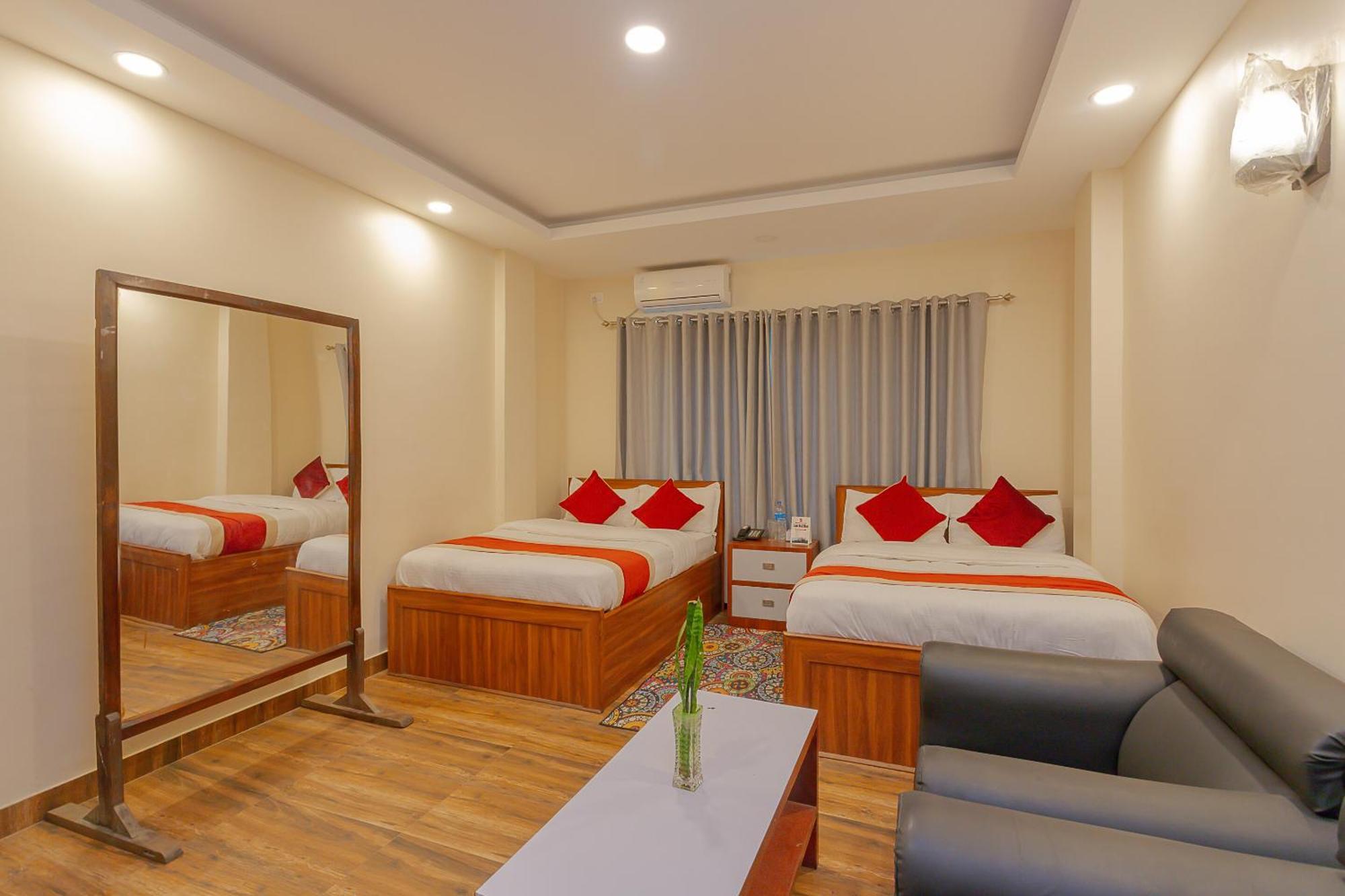 Oyo 799 Hotel Tik Tok Pvt Ltd. Катманду Екстер'єр фото