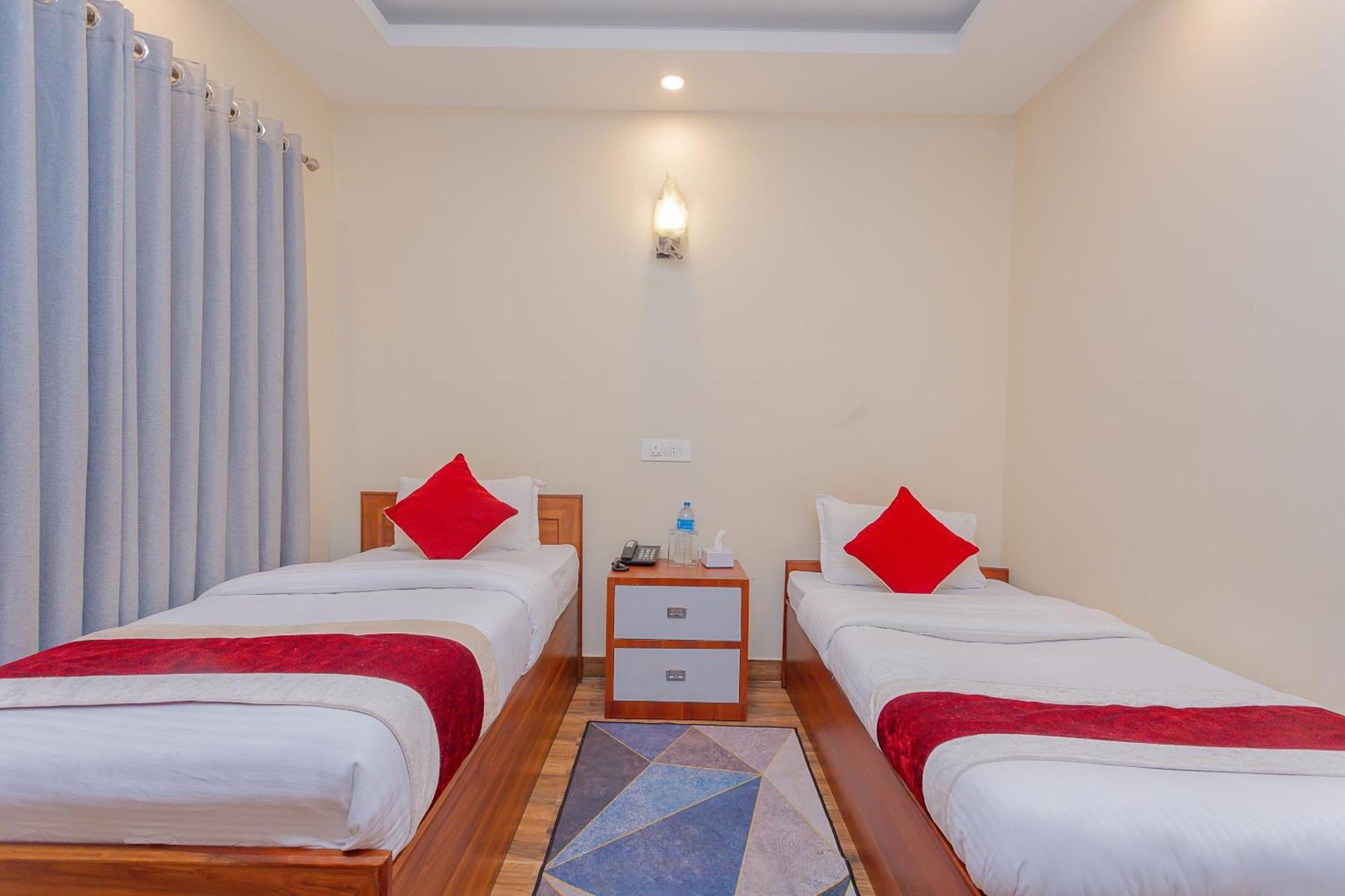 Oyo 799 Hotel Tik Tok Pvt Ltd. Катманду Екстер'єр фото