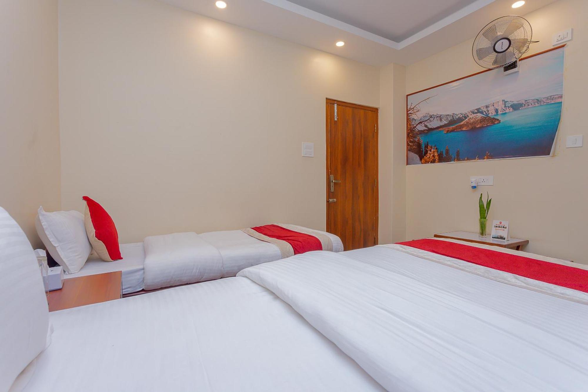 Oyo 799 Hotel Tik Tok Pvt Ltd. Катманду Екстер'єр фото