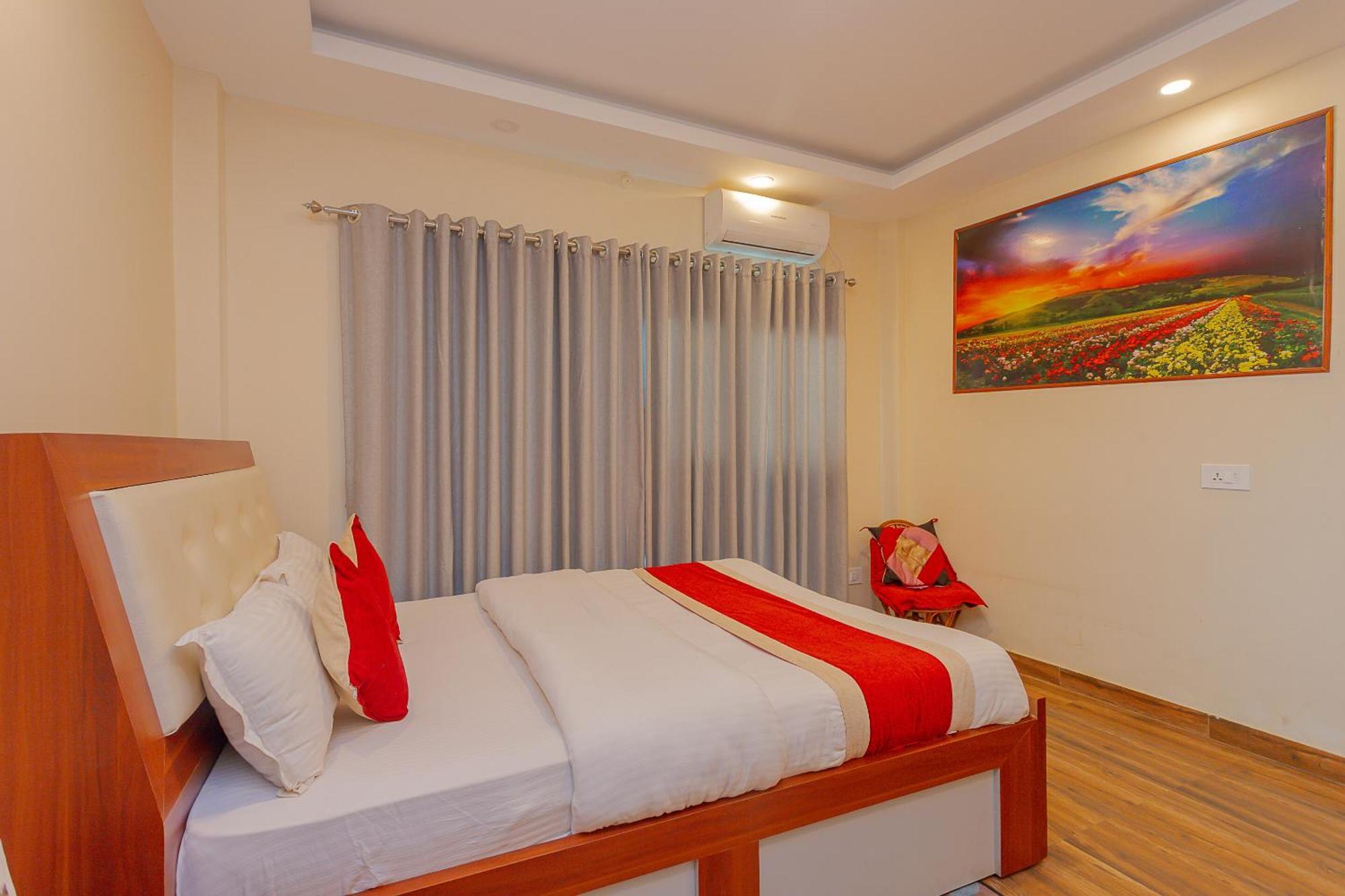 Oyo 799 Hotel Tik Tok Pvt Ltd. Катманду Екстер'єр фото