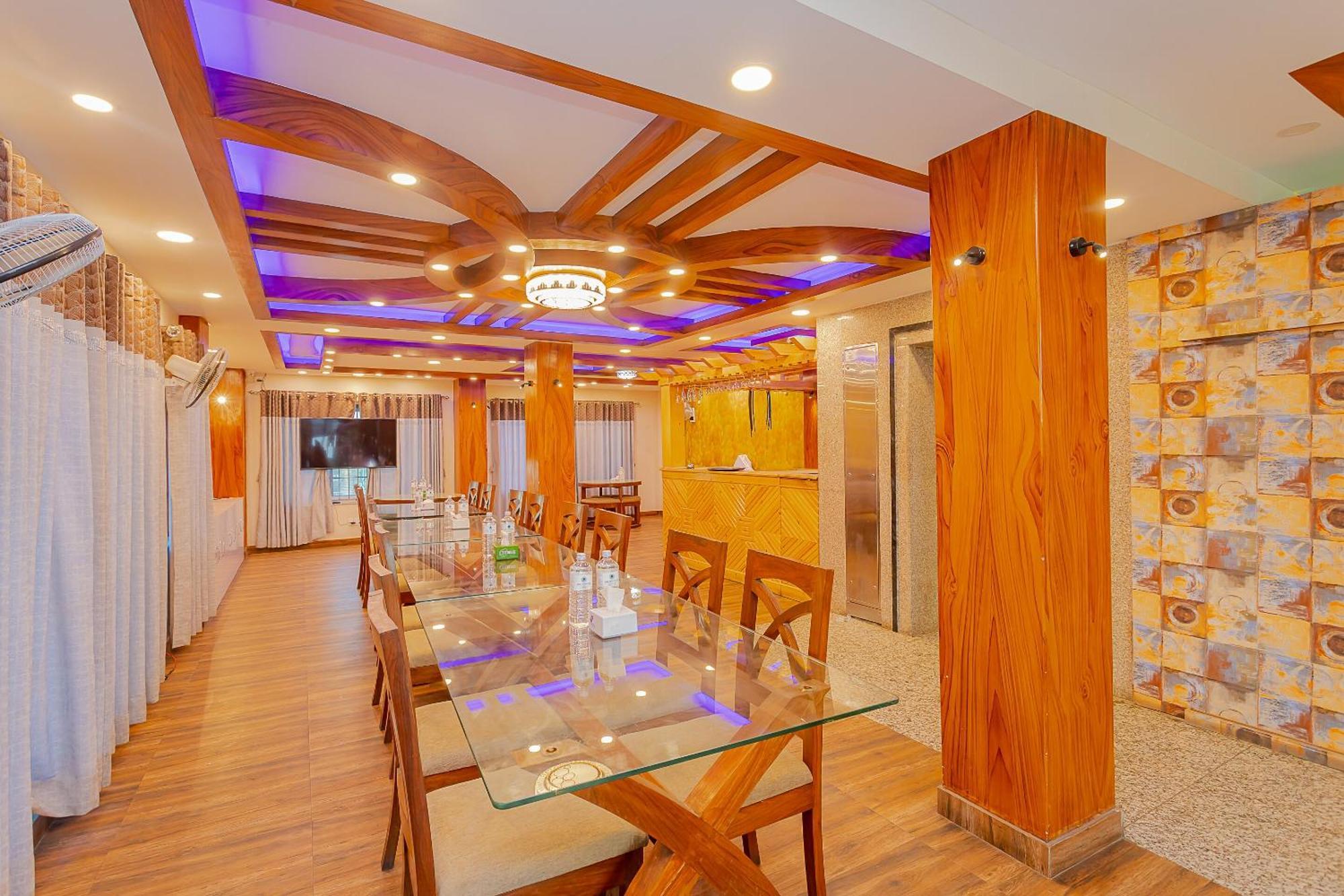 Oyo 799 Hotel Tik Tok Pvt Ltd. Катманду Екстер'єр фото