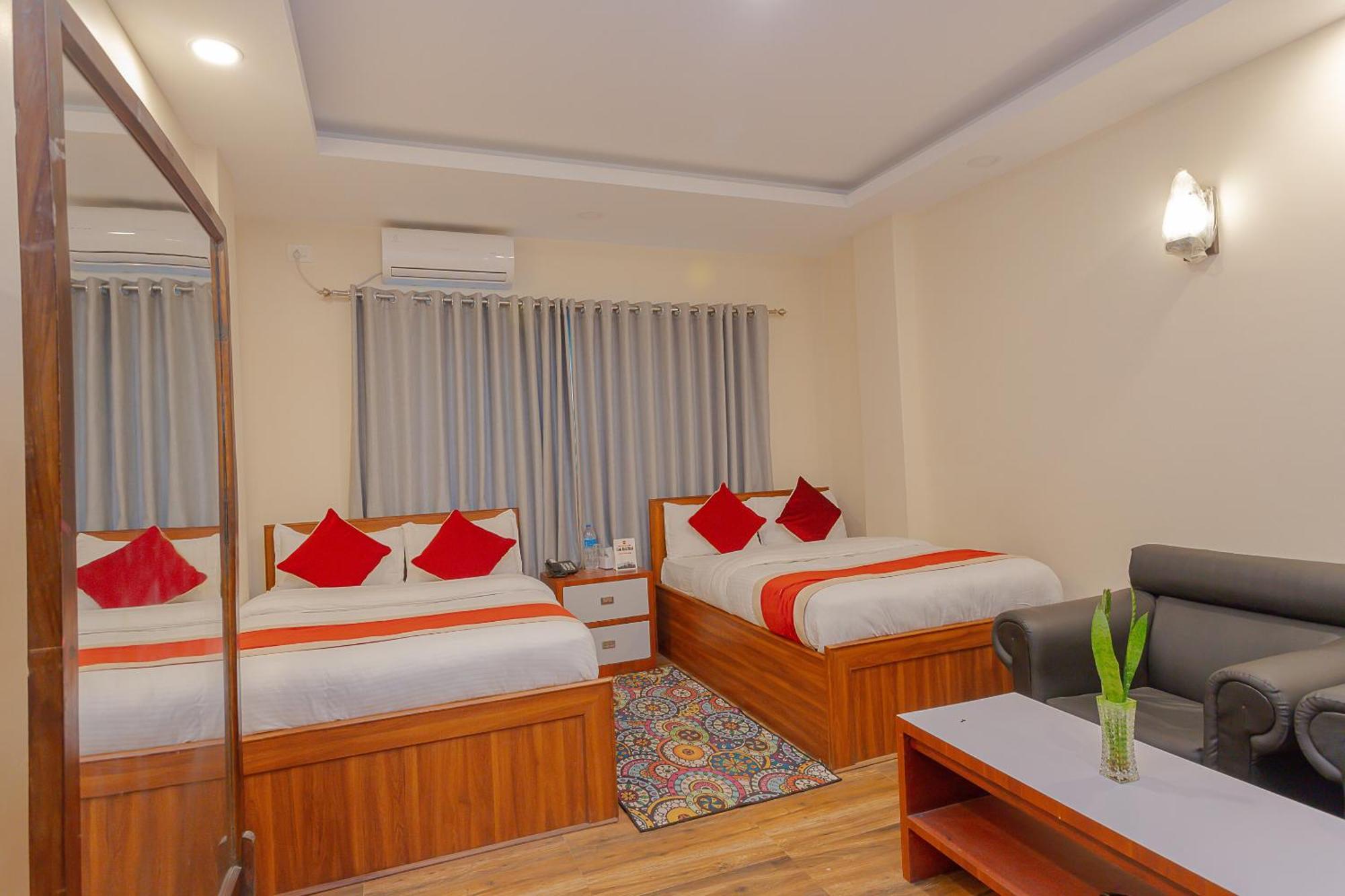 Oyo 799 Hotel Tik Tok Pvt Ltd. Катманду Екстер'єр фото