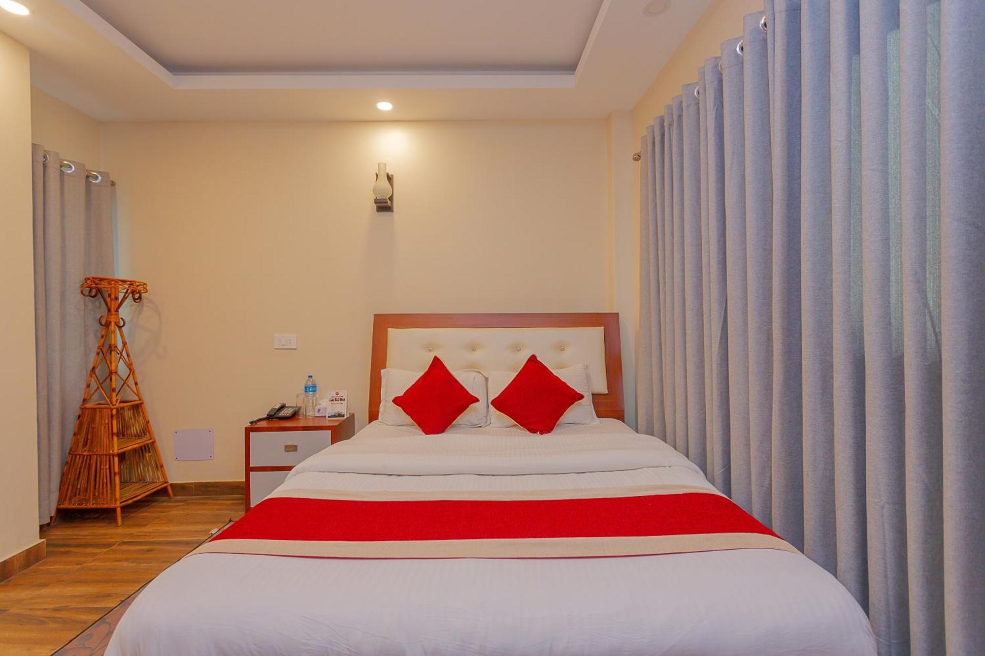 Oyo 799 Hotel Tik Tok Pvt Ltd. Катманду Екстер'єр фото