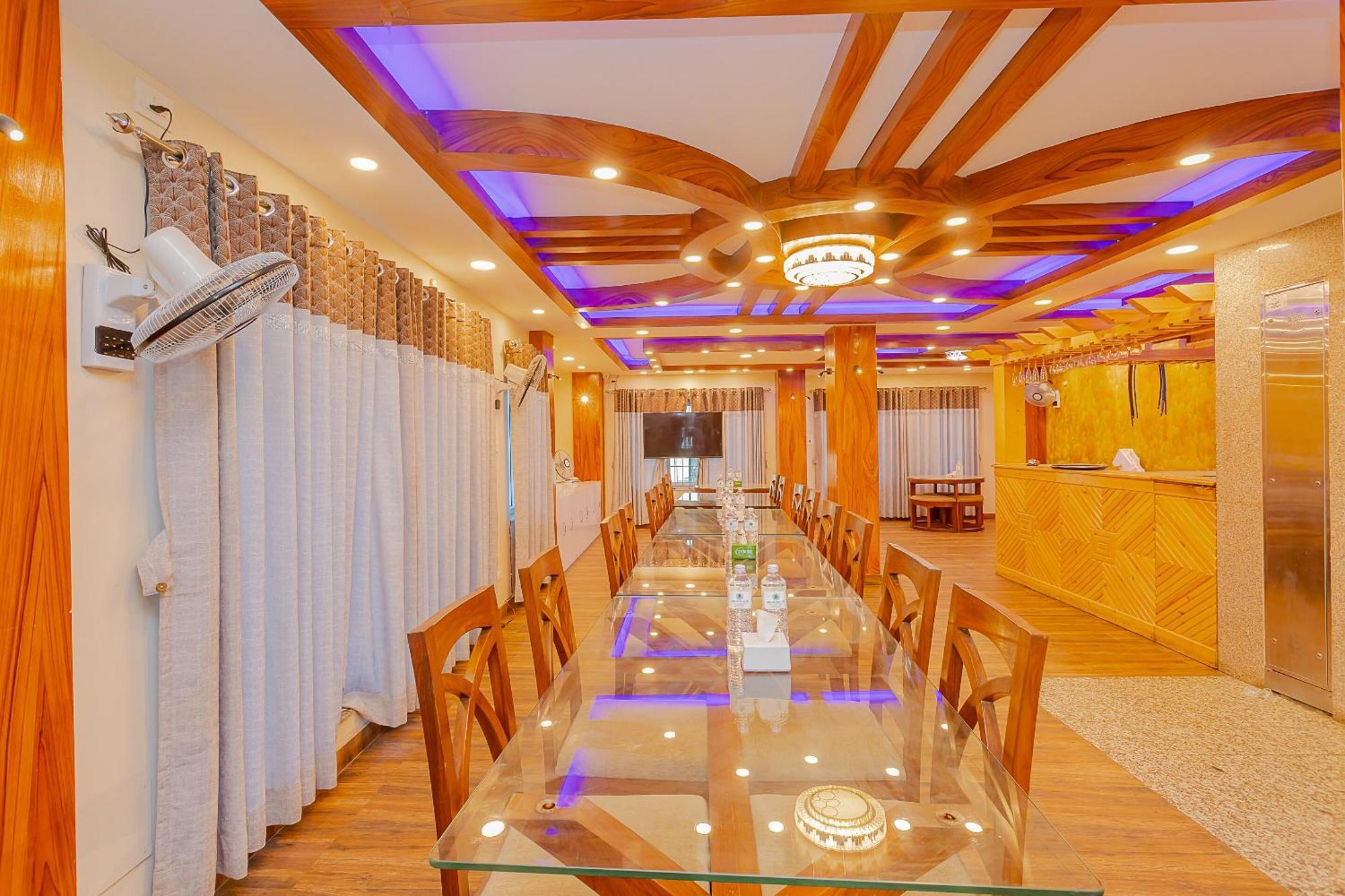 Oyo 799 Hotel Tik Tok Pvt Ltd. Катманду Екстер'єр фото