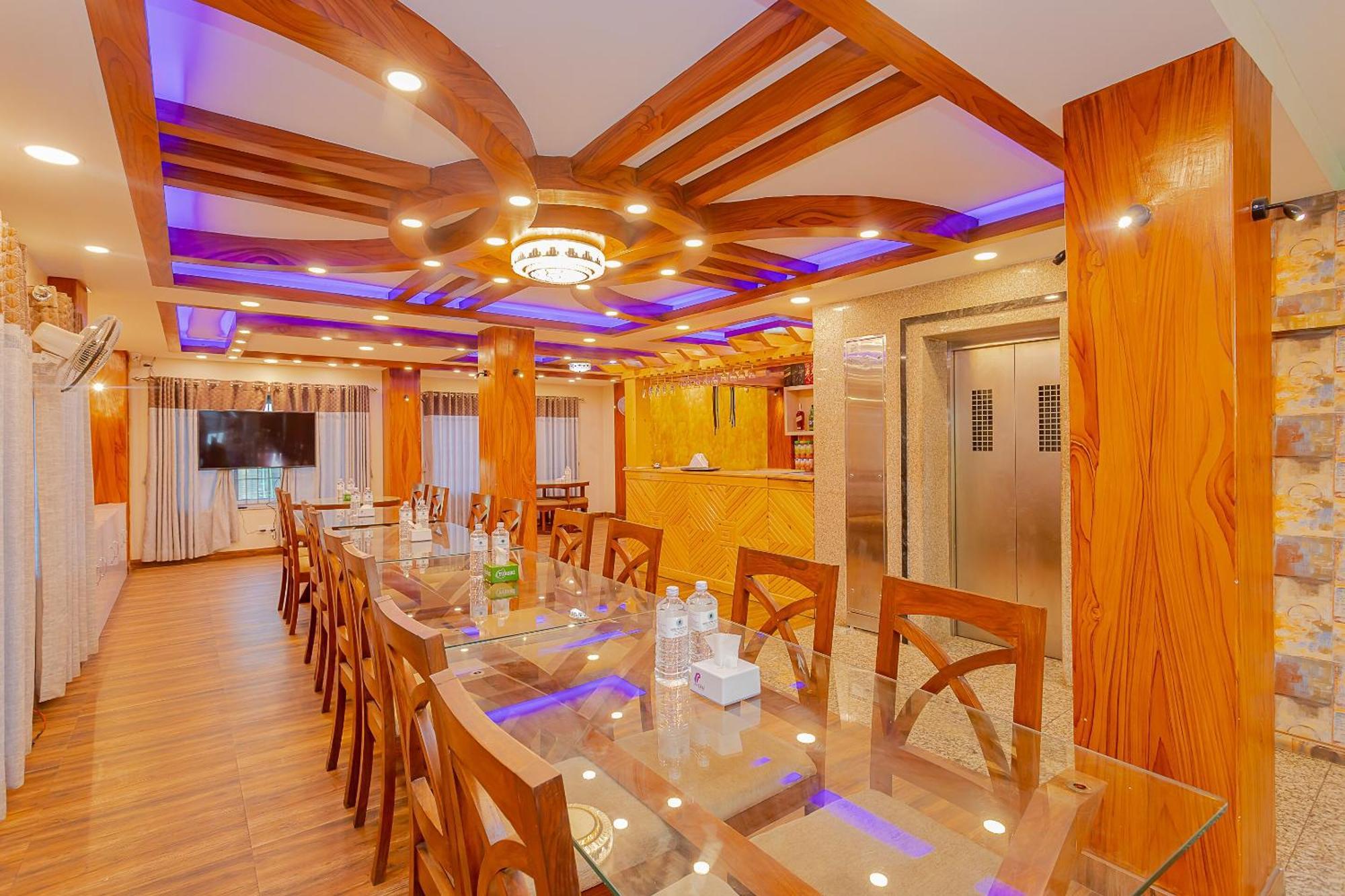 Oyo 799 Hotel Tik Tok Pvt Ltd. Катманду Екстер'єр фото