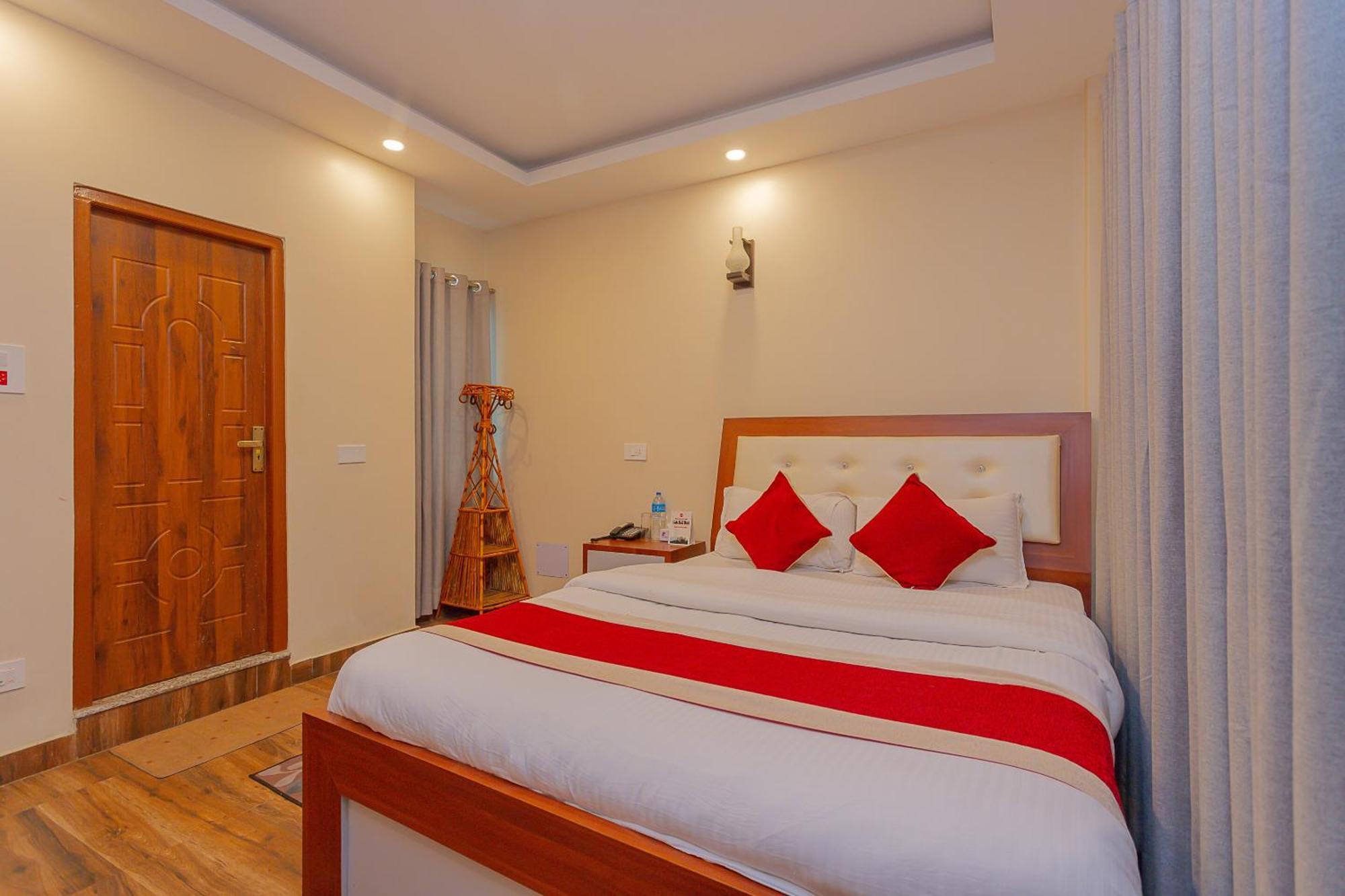 Oyo 799 Hotel Tik Tok Pvt Ltd. Катманду Екстер'єр фото