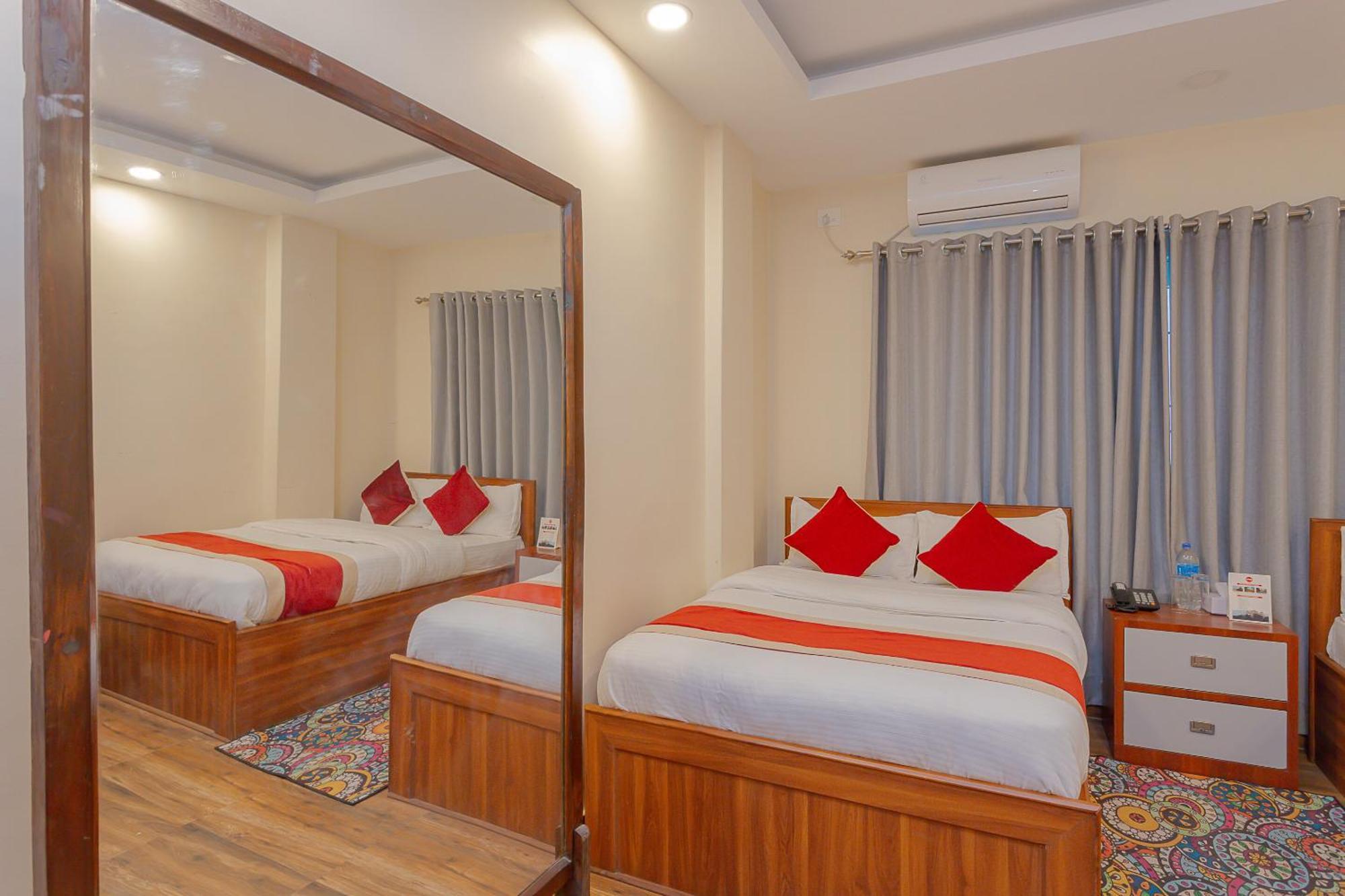 Oyo 799 Hotel Tik Tok Pvt Ltd. Катманду Екстер'єр фото