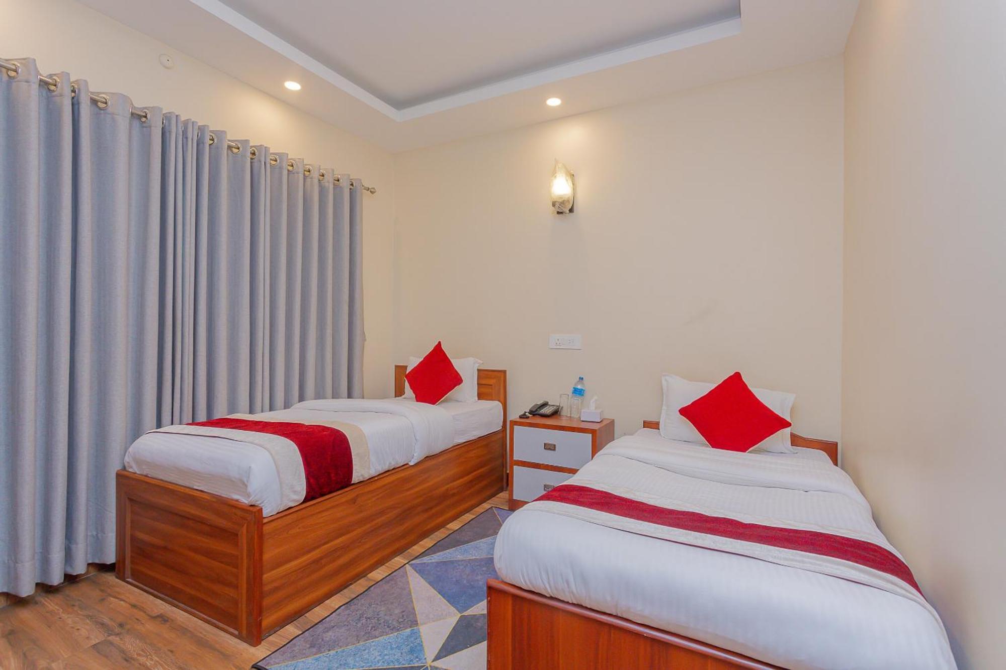 Oyo 799 Hotel Tik Tok Pvt Ltd. Катманду Екстер'єр фото